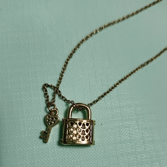 Lock & Key Necklace - Picture 3 of 8